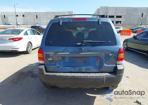 2005 Ford Escape Xlt from USA, damaged, VIN 1FMYU031X5KC50879
